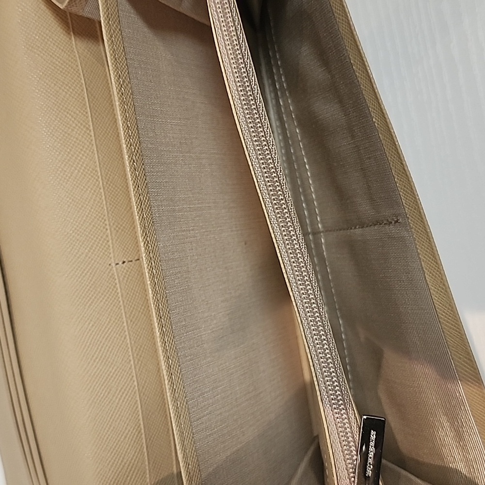 Burberry Long Wallet With Box - Picture 11 of 17